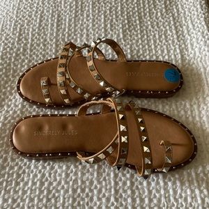Rockstud sandal slides